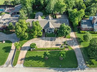 1636 Queenstown Rd, Nichols Hills, OK 73116