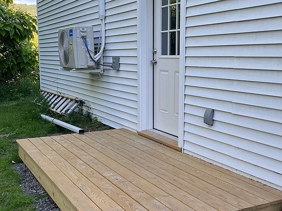Entrance with deck