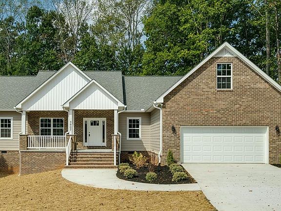 3rd image of 3907 Stonewall Dr