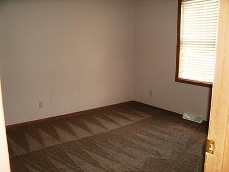 2nd image of 3935 N Meadow Ridge Dr