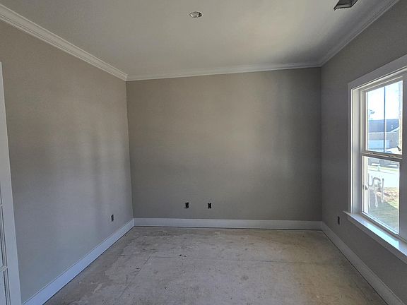 3rd image of 174 Oakbrook Dr