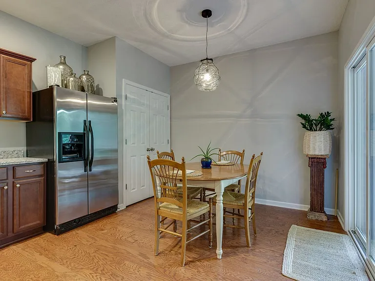 9136 Carissa Dr — Photo 10