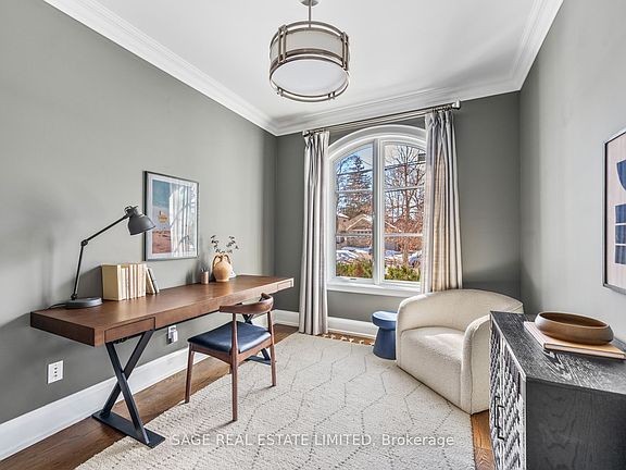 4th image of 925 Royal York Rd