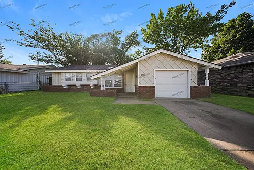 1509 Hampton Dr Photo 1