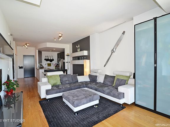 4th image of 303 W Ohio St APT 3109