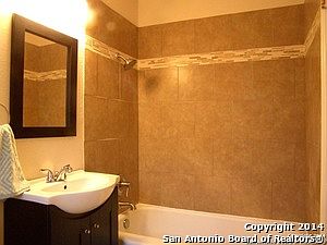 5th image of 907 Rosehill Dr