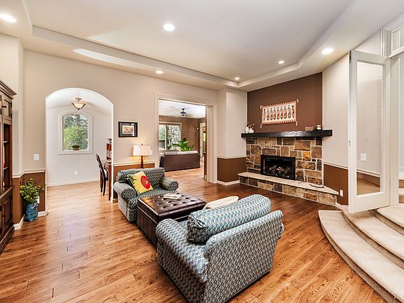 5th image of 2324 Virginia Ln
