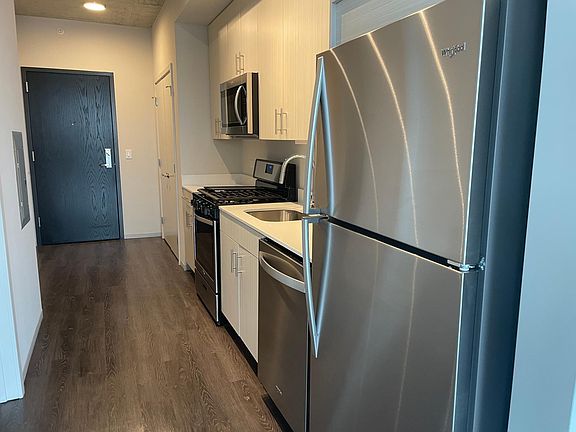 2nd image of 747 S La Salle St #1