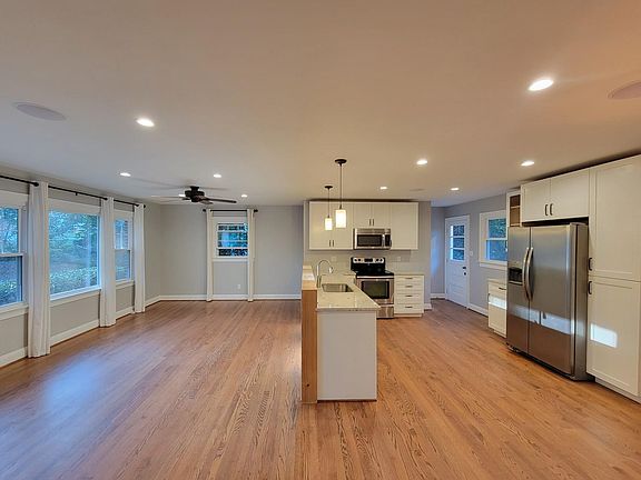 2nd image of 4712 Lakemont Dr