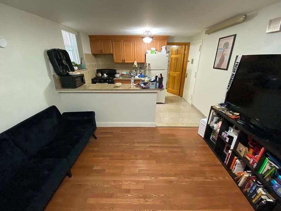 1st image of 33-38 28th St #1R
