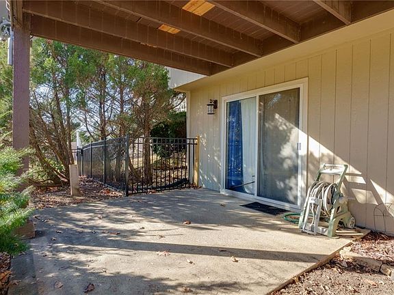5th image of 1522 Legend Trail Dr Unit B
