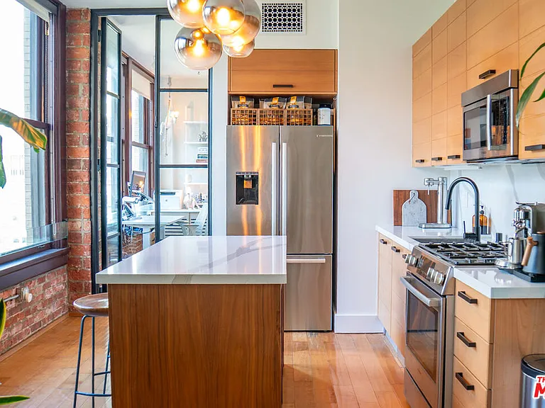 460 S Spring St #903 — Photo 16