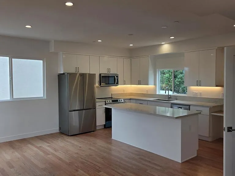 915 N Ridgewood Pl — Photo 7