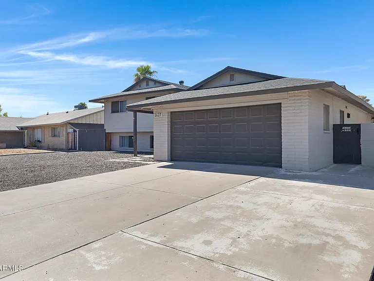 1627 E Fremont Dr — Photo 39