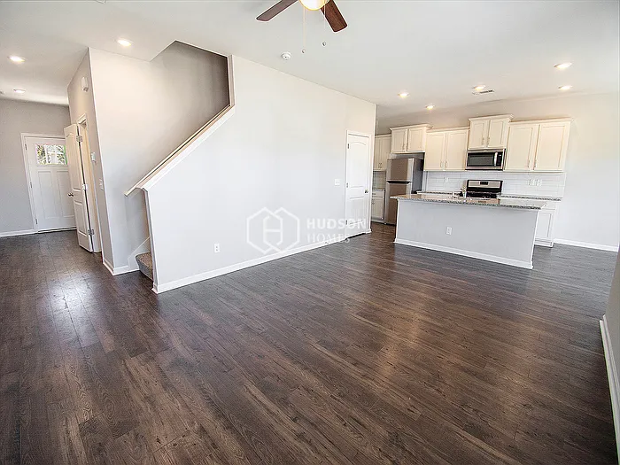 301 Chelsea Park Rd — Photo 5