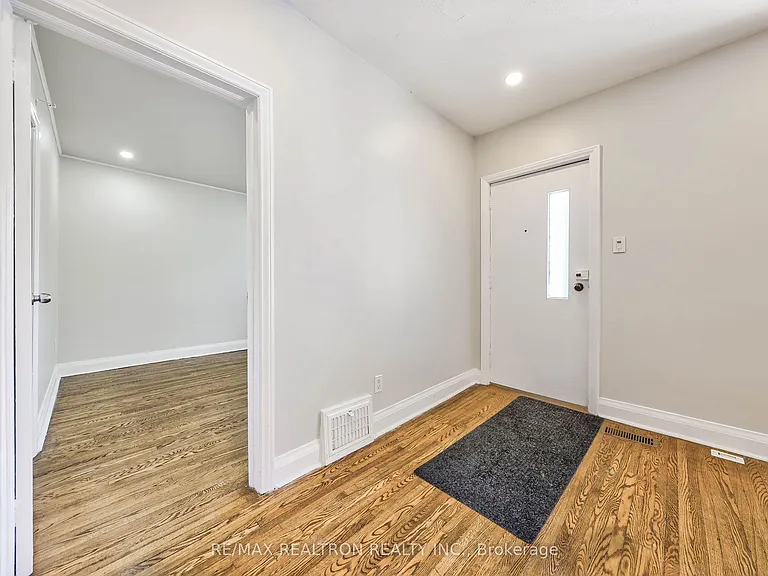 69 Harlandale Ave — Photo 2