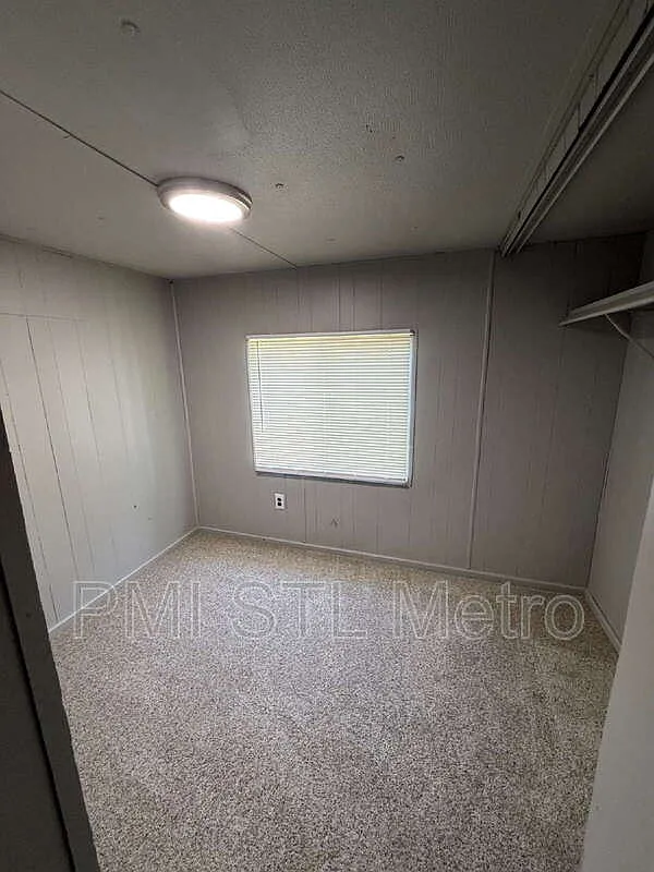2 bed, 1.0 bath, $995 — Photo 4