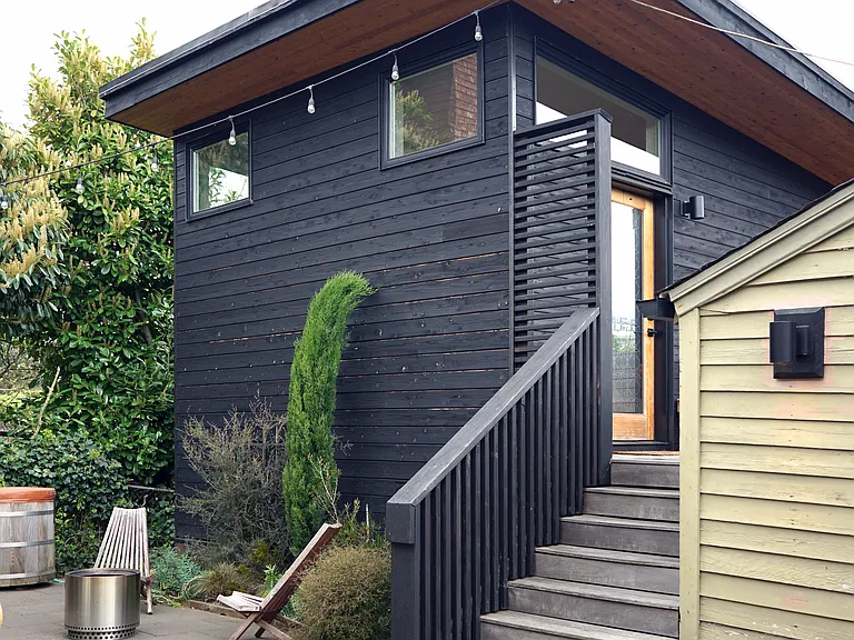 2847 NW Savier St #B — Photo 1