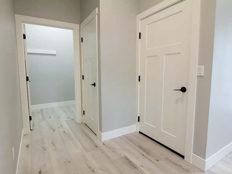 1037 SE Date Ave — Photo 6