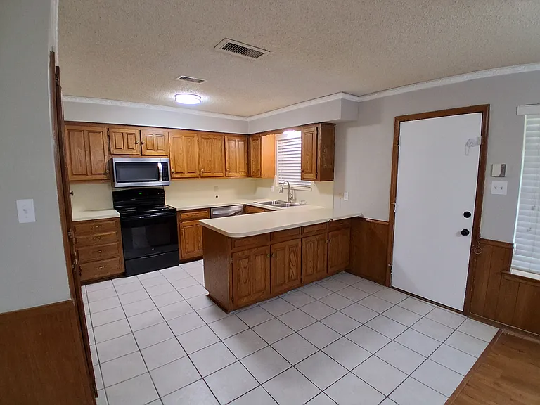 2802 S Fielder Rd #A — Photo 3