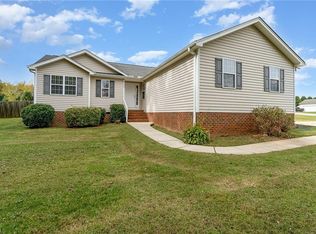 8199 Springbirch Dr, Stokesdale, NC 27357