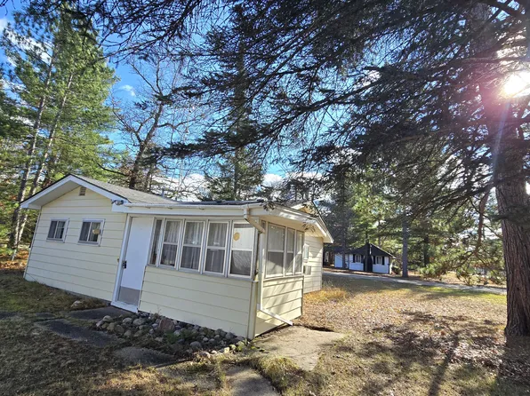 186 Savage Dr, Mio, MI 48647