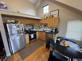 241 River St #10T, Cambridge, MA 02139