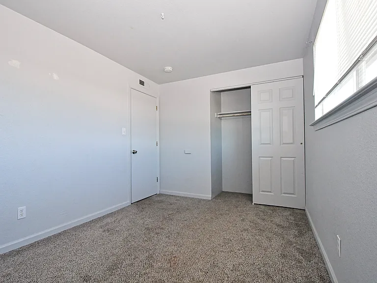 1513 N Edmonds Dr #D — Photo 9