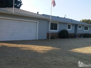 16880 E Trimmer Springs Rd, Sanger, CA 93657