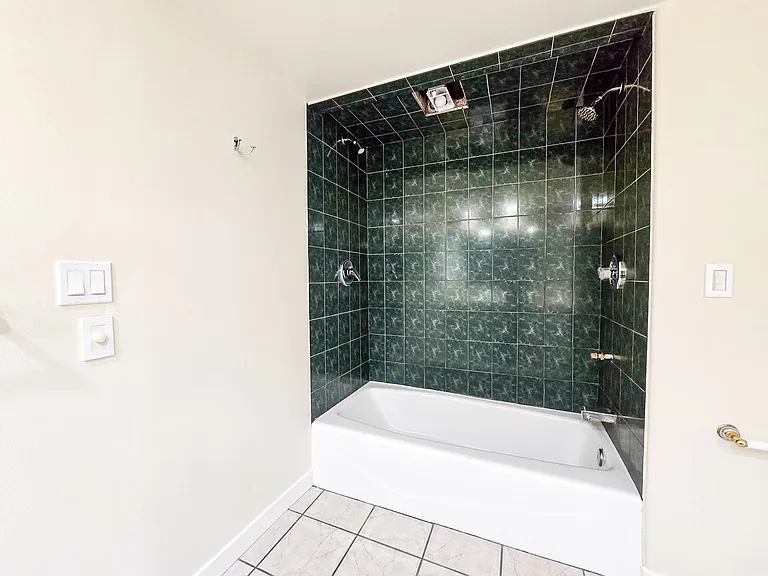 10717 State Ave — Photo 24