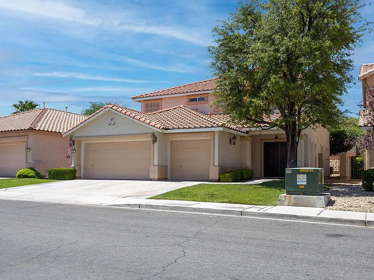 809 Royal Birch Ln — Photo 55