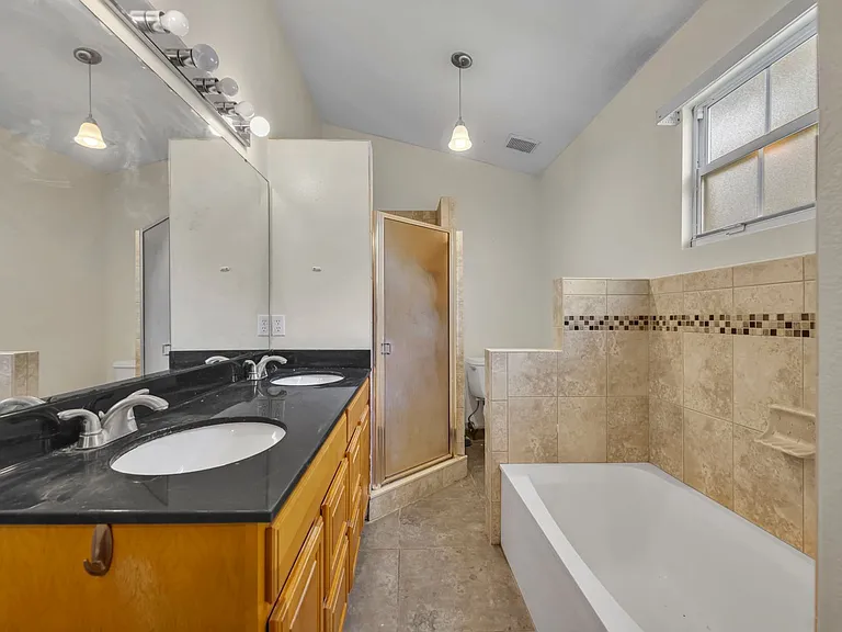 1816 Mizell Ave — Photo 21