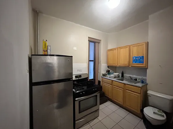 4424 Third Avenue image 32 of 33