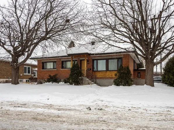 366 Maria Goretti Cir, Ottawa, ON K1L 7K8