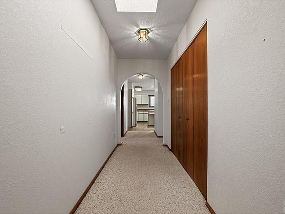 5th image of 966 S Linden Pl