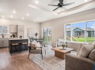 5301 E Lumin St, Sioux Falls, SD 57108