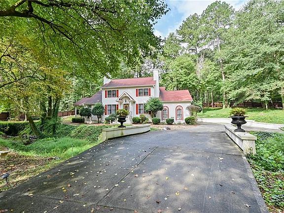 3rd image of 5895 Grizzard Ct