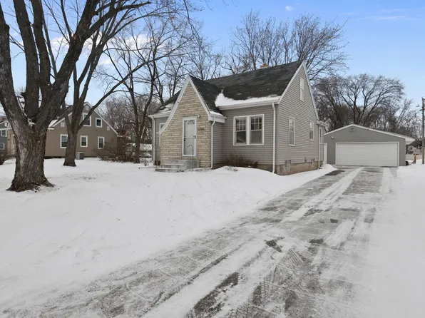 2795 90th Ln NE, Blaine, MN 55449