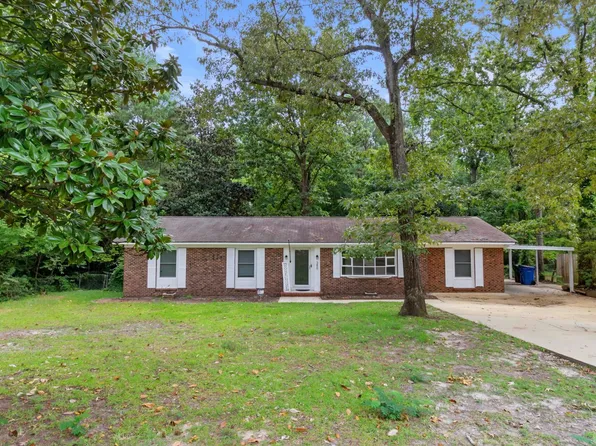 386 Summer Hill Rd, Fayetteville, NC 28303