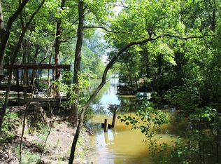 1198 Shoreline Cir, Chandler, TX 75758