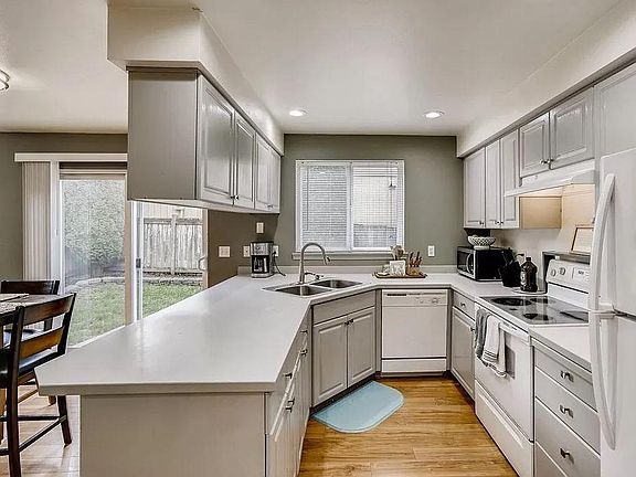 4th image of 8020 66th Dr NE