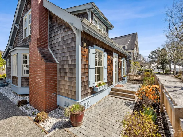 14 Trillium Lane, Pacific Beach, WA 98571