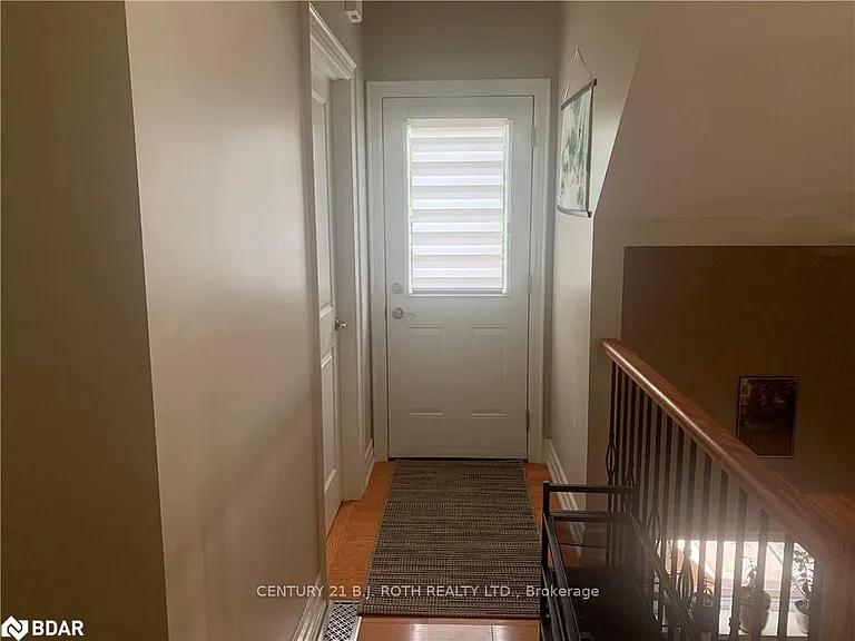 9 Greenwood Forest Rd — Photo 3