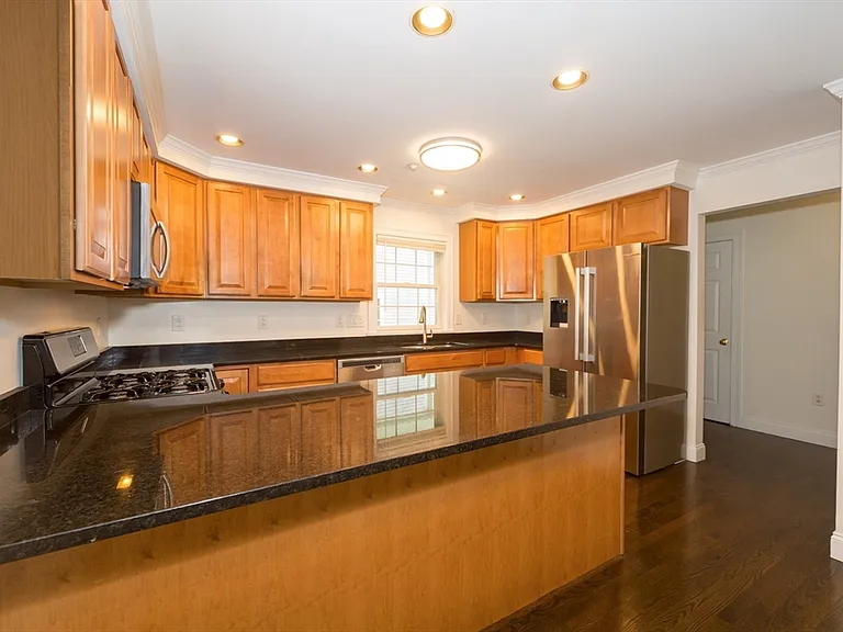 7 Dewey St #2 — Photo 6
