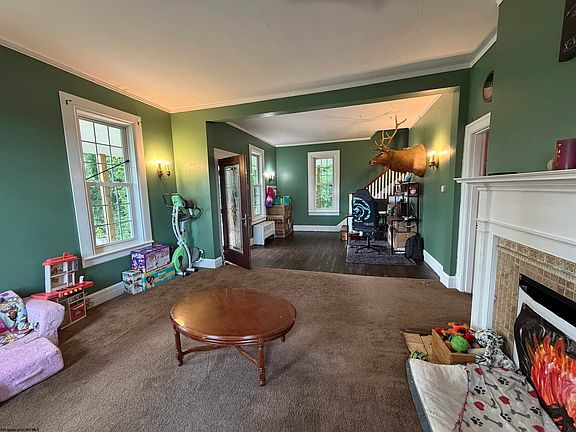 5th image of 1616 Country Club Rd