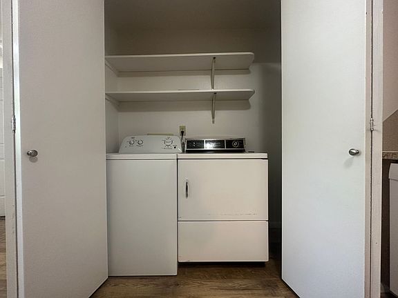 5th image of 1014 Holly St #0