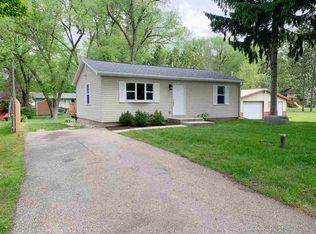 W10894 Tipperary Rd, Poynette, WI 53955