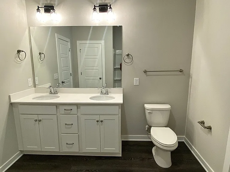 489 Andrew Dr — Photo 13