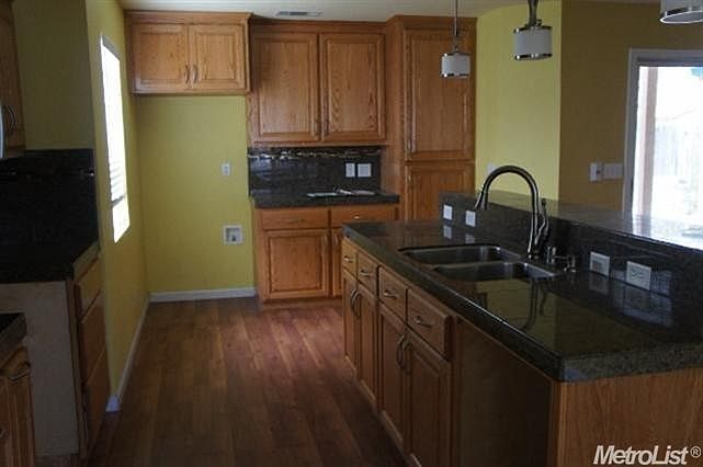 2nd image of 625 Finster St