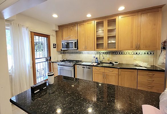 1st image of 67-54 Selfridge St #1